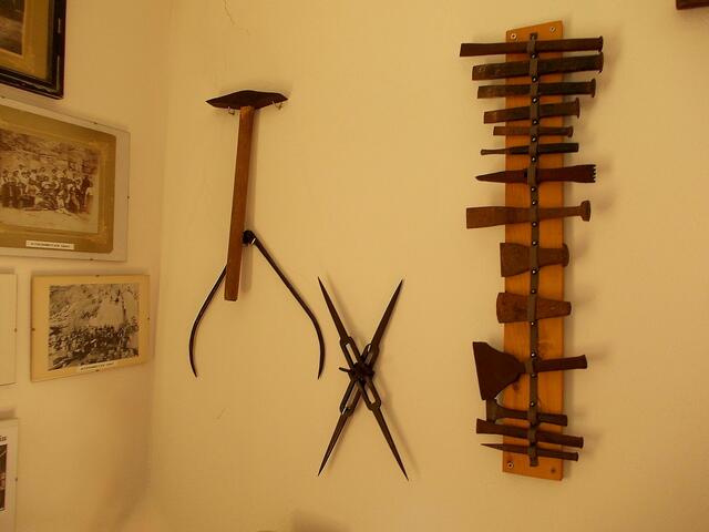 Steinhauerwerkzeug im Heimatmuseum