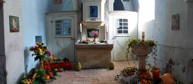 Panorama  vom geschmückten Kirchenraum !