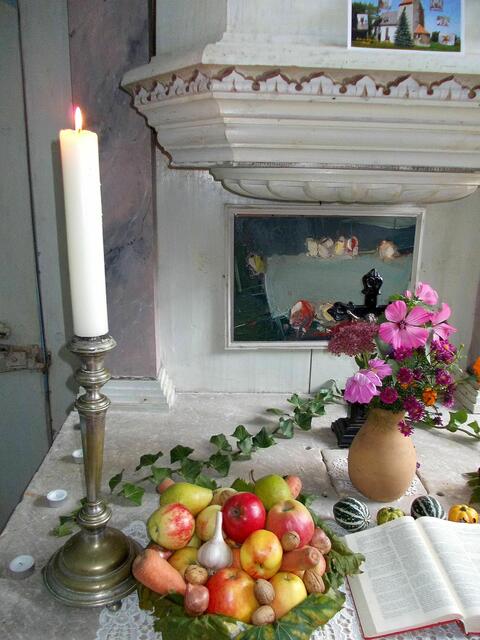 25.9.2011 .... linke Seite vom Altar !