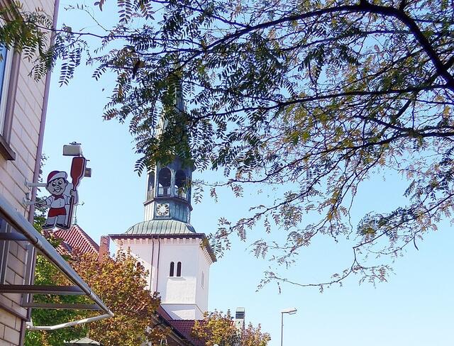Die St. Pankratiuskirche ist mittendrin