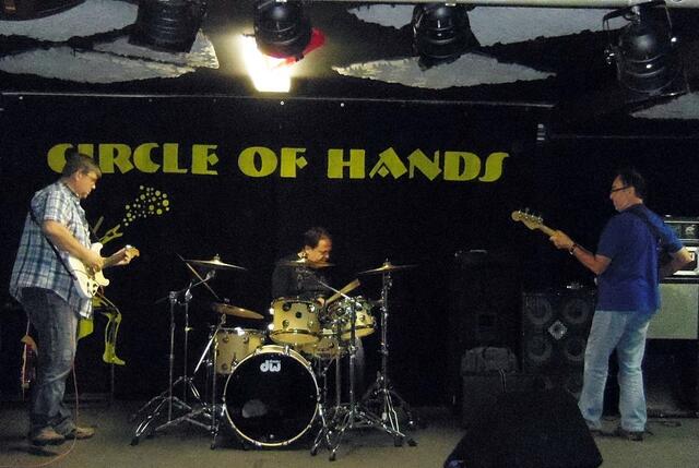 Soundcheck. v.l.: Reiner Nold, Klaus Leppert, Adi Cooper