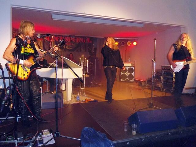 v.l. Dete Klamann, Werner Nadolny (verdeckt), Sven Petersen (im Hintergrund), Torsten Ilg, Rolf Vatteroth