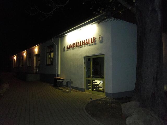 Eingang zur Sandtalhalle