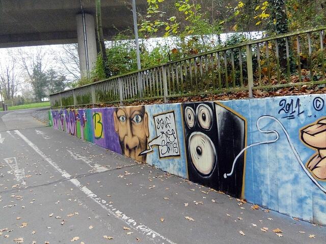 Hochbrücke beim Finanzamt