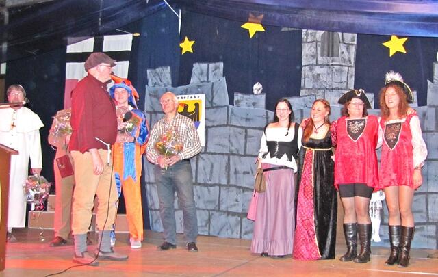 Diese vier Damen haben dazu beigetragen, das der Fasching in Anzefahr ein neues Gesicht bekam. Vielen Dank Senta Sprenger, Beate Kissling, Simone Bonacker und Tanja Bernhardt.