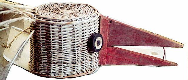 Storchenmaske mit Klappschnabel aus der Slowakei