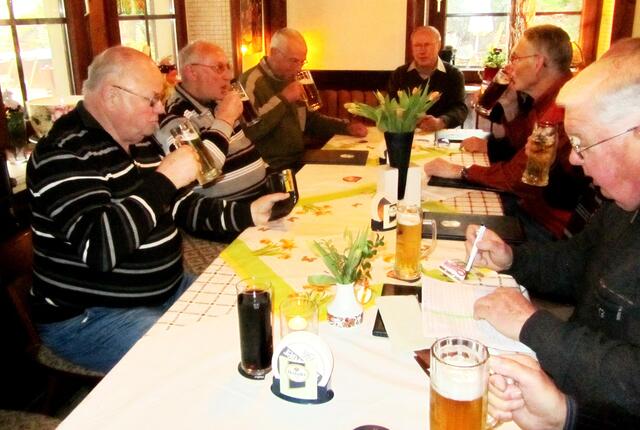 Prost !! - Günter hat einen auf seinen 72. ausgegeben.