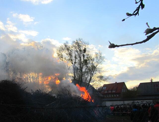 ........ und im Hintergrund der Sonnenuntergang.