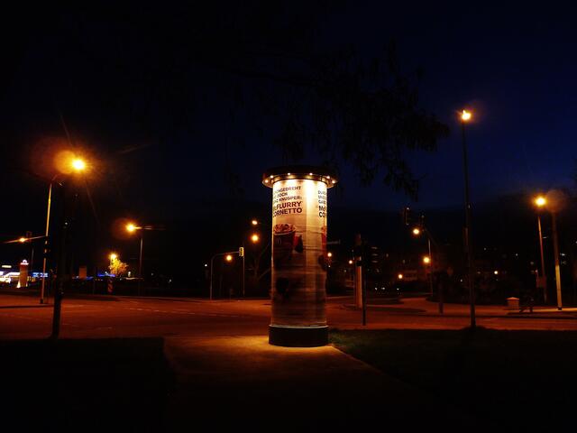 15.4.2012 ... im nächtlichen Halle - Saale (Litfaßsäule) !