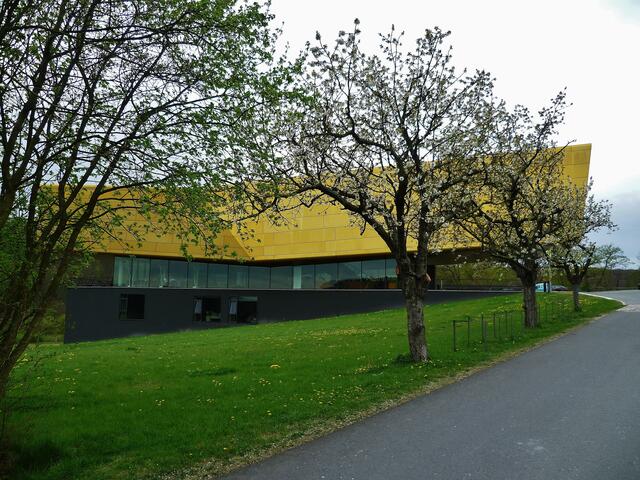 Arche Nebra in der Kirschblüte am 26.4.2012 !