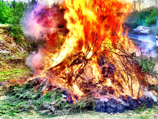 Maifeuer 2012 in Krawinkel !