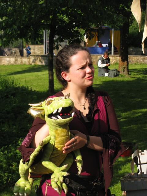 Der Drache als Kuscheltier