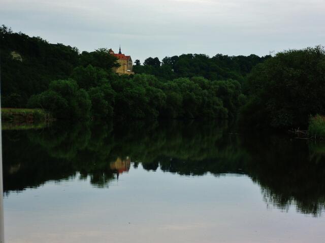 Flussspiegelung - Schloss Goseck !