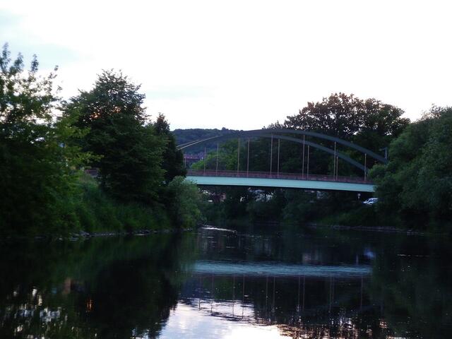 Flussspiegelung - "Blaues Wunder" !