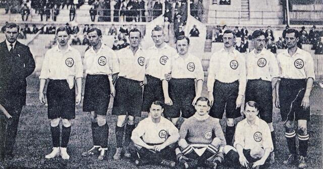 Hannover 96 im Jahre 1913 (Postkarte) | Foto: Ausstellungs-Broschüre