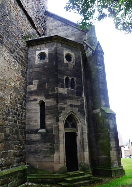 Maria-Magdalenen-Kirche in Bad Bibra (Südportal) !