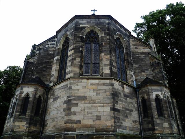 Maria-Magdalenen-Kirche in Bad Bibra (Westseite) !