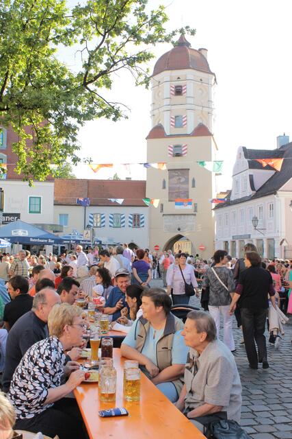 Gemütliches Beisammensein am Oberen Stadtplatz