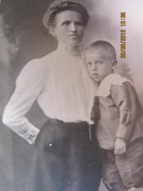 Franziska Schindler mit ihrem Sohn Oskar