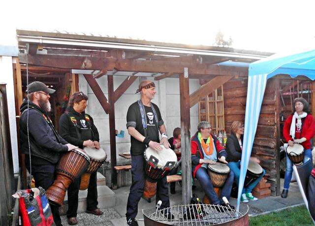 Auftritt der Glory Drummers in Hänigsen, Juni 2013