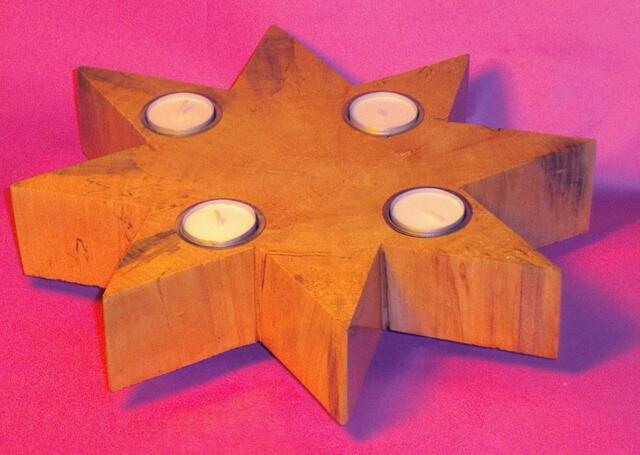Beispiel für einen der Adventsleuchter aus Pappelholz