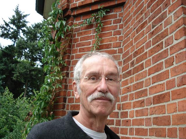 Der ehemalige Leiter des Goetheinstituts in Chile, Dr. Dieter Strauss, unser Referent