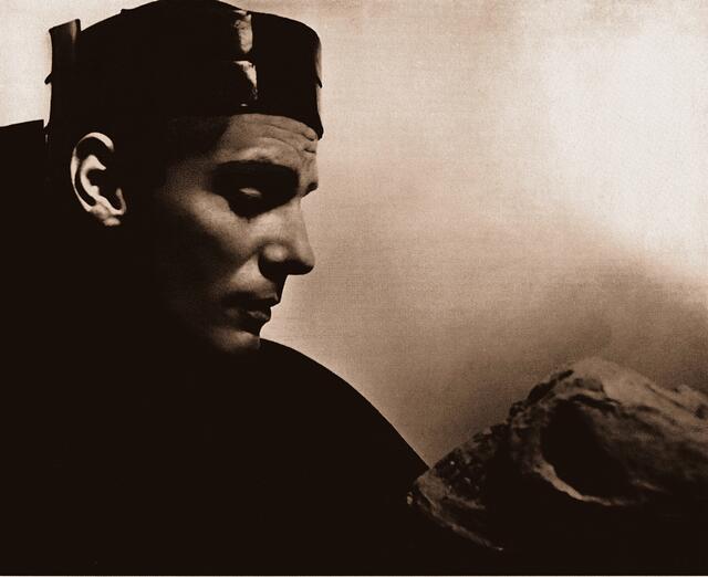 Gustav Gründgens als Hamlet