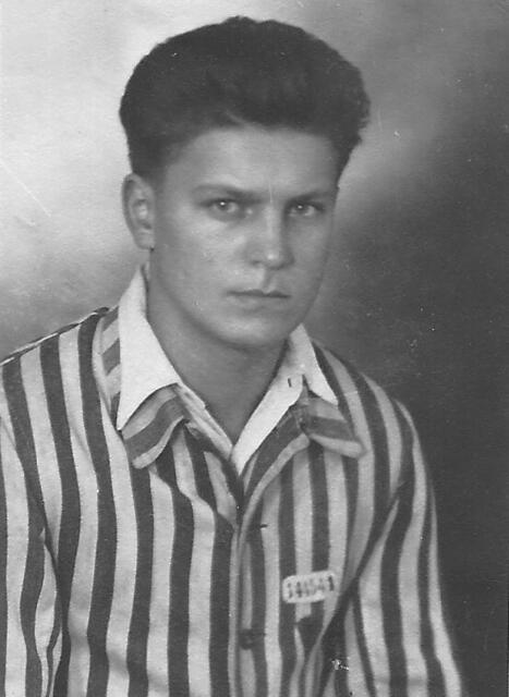 Witold Scibak als Häftling und Zwangsarbeiter, 15-jährig.