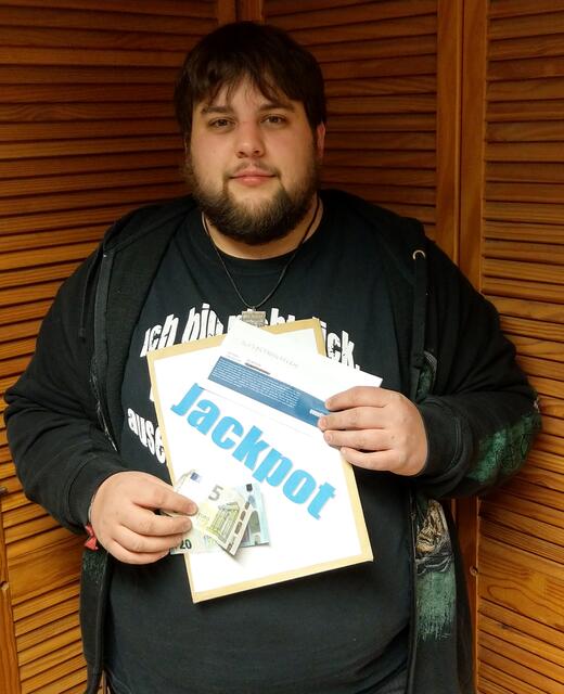 Lukas Boeck, Tagessieger im November 2017, gewann einen Gutschein von Eventim und knackte zudem den "Freitags-Schießen-Jackpott"