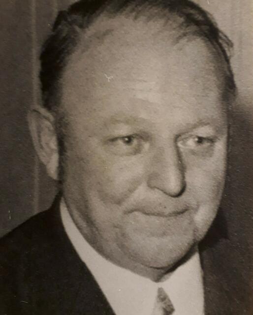 Gerhard Hermann Schnaubert, Ingenieur, der von Peenemünde nach Gersthofen abkommandiert wurde zur Steigerung der Produktion. Sein Enkel Fabian Schnaubert ist Pate eines Stolpersteines.