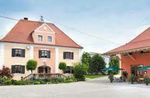 Außenansicht Kratzhof | Foto: © Bild: https://zumkratzhof.de/home.html CC