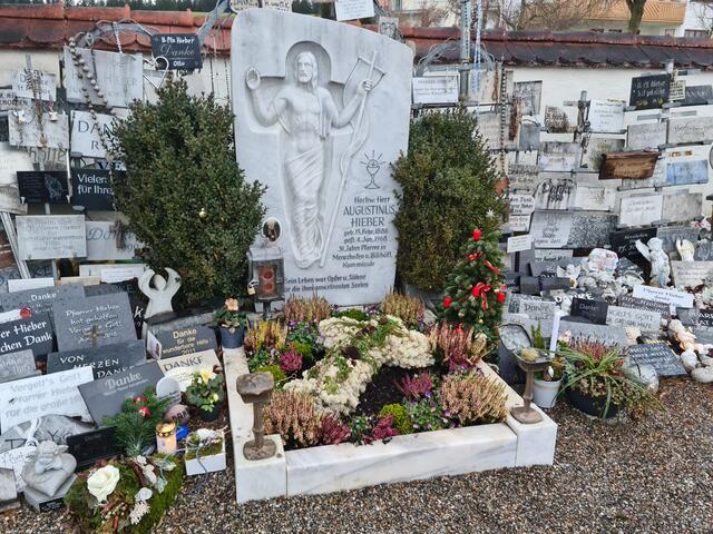 Grab Allgäuer Segenspfarrer Augustinus Hieber Merazhofen