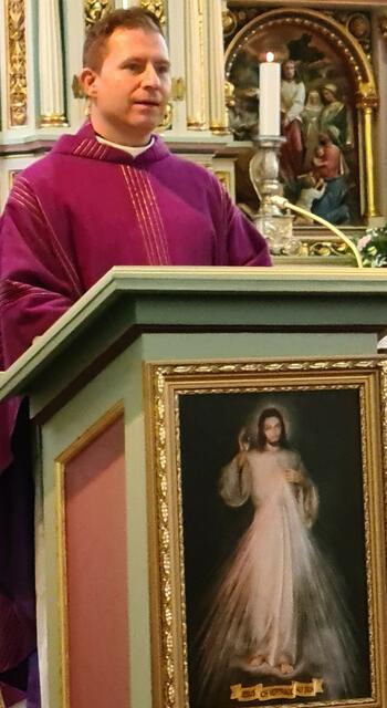 Dekan Kurt Benedikt Susak bei Predigt