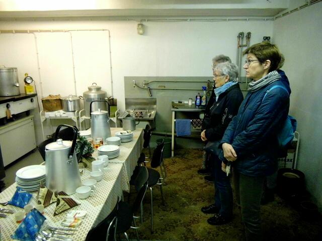 Küche für mehr als 2.000 "Gäste". Gegessen wurde in den Sitzräumen.