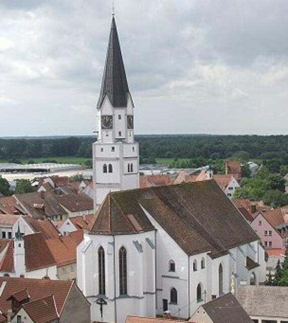 Außenansicht St. Johannes der Täufer in Rain am Lech | Foto: © Bild: www.vgem-rain.de CC