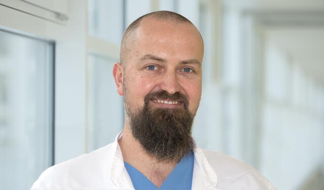 Dr. Schöler, Chefarzt der Allgemein- und Viszeralchirurgie der Wertachkliniken, erklärt in seinem Vortrag am 17. Januar um 19.30 Uhr in der Singoldhalle in Bobingen, wie Divertikel entstehen, ob man selbst etwas dagegen tun kann und wann man auf jeden Fall zum Arzt gehen sollte. Zudem wird er auf die aktuellen Empfehlungen zur Therapie eingehen. | Foto: Doris Wiedemann