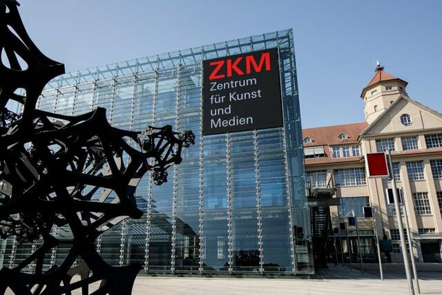 ZKM Zentrum für Kunst und Medien Karlsruhe, Außenansicht | Foto: © Bild: www.museumspass.com/de CC 
