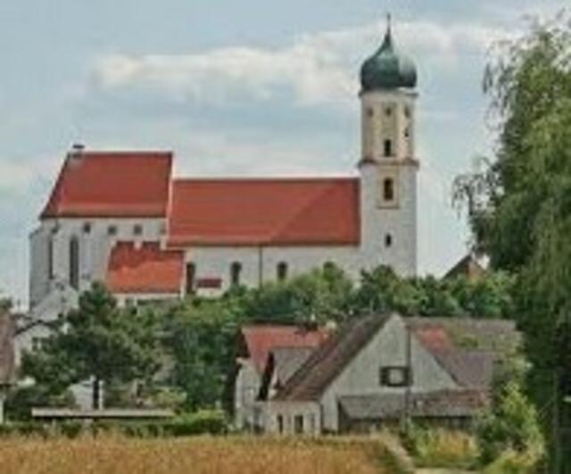 Außenansicht Pfarrkirche St. Cosmas und Damian, Burgheim  | Foto: © Bild: https://neuburg-schrobenhausen.de CC 