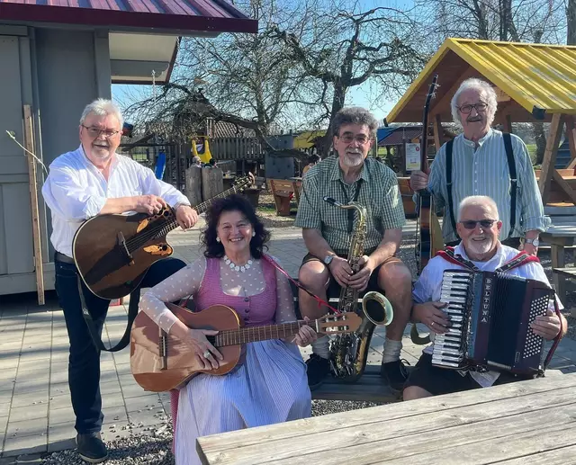 Erna Dirschinger und die Bäldle Musikanten: Stimmungs-Garanten der Bäldleschewaige-Singnachmittage im bereits 12. Jahr | Foto: © Bild: Claudia Sautter CC 
