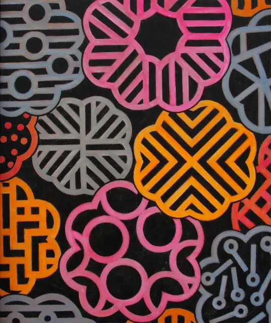 Im Ferienprogramm im Museum im Wittelsbacher Schloss Friedberg entstehen bunte Kaleidoskope so farbenfroh wie die Bilder von Thomas Weil.  | Foto: Thomas Weil