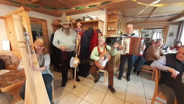 Die Teufelsgeige darf nicht fehlen.