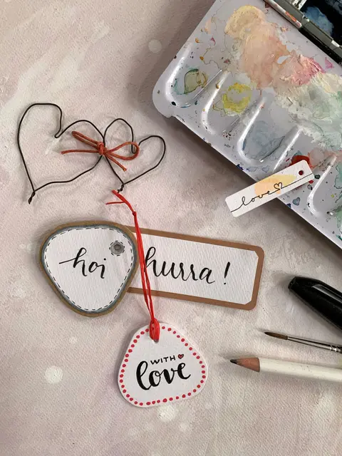 Im Workshop wird Handlettering mit der Watercolour-Technik vereint. | Foto: Michèle Greiner