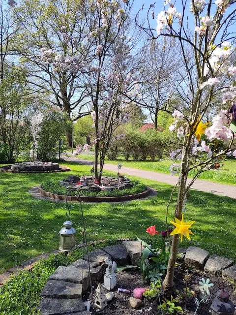 Kindergedenkstätte Stadtfriedhof Stöcken - Gedenkfeld mit Steinkreisen | Foto: eigenes Bild