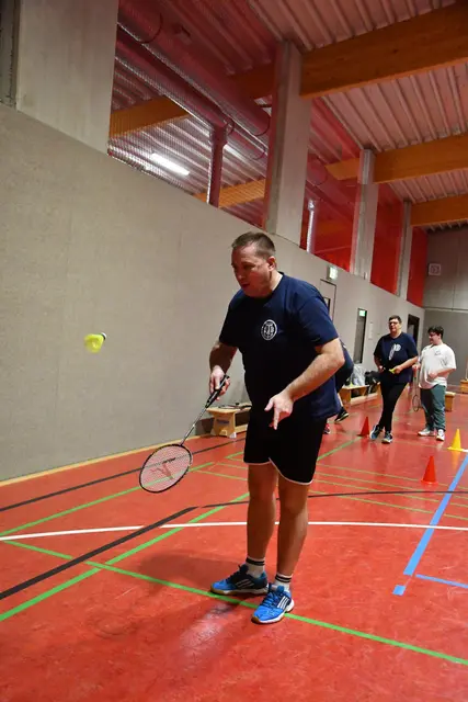 gar nicht so einfach: Badmintongolf