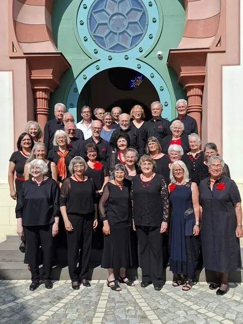 Der Liederkranz Wertingen und das Gayler-Quartett vor der Synagoge Binswangen. Fotograf: Johann Wagner