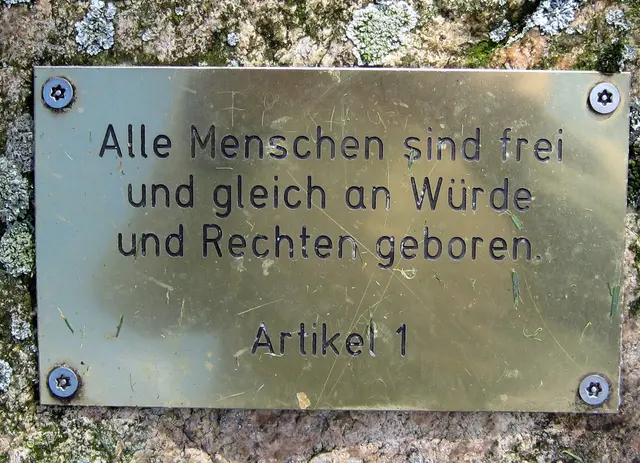 Pfad der Menschenrechte - von Neuwarmbüchen nach Gartenstadt Lohne | Foto: eigenes Bild