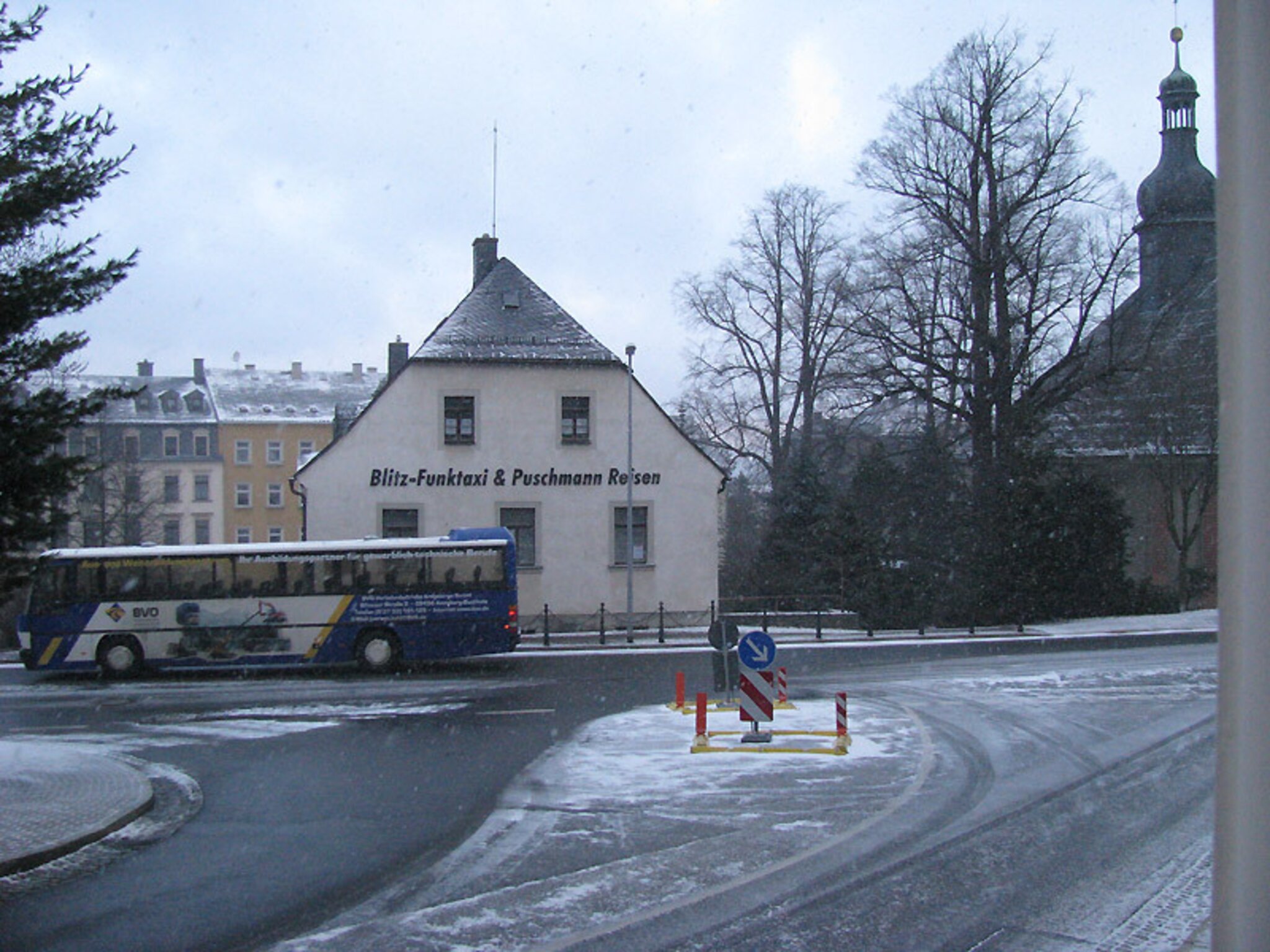 Frost, Glatteis und Schneefall wenn da der Osterhase mal nicht ausrutscht. So sah es heute um