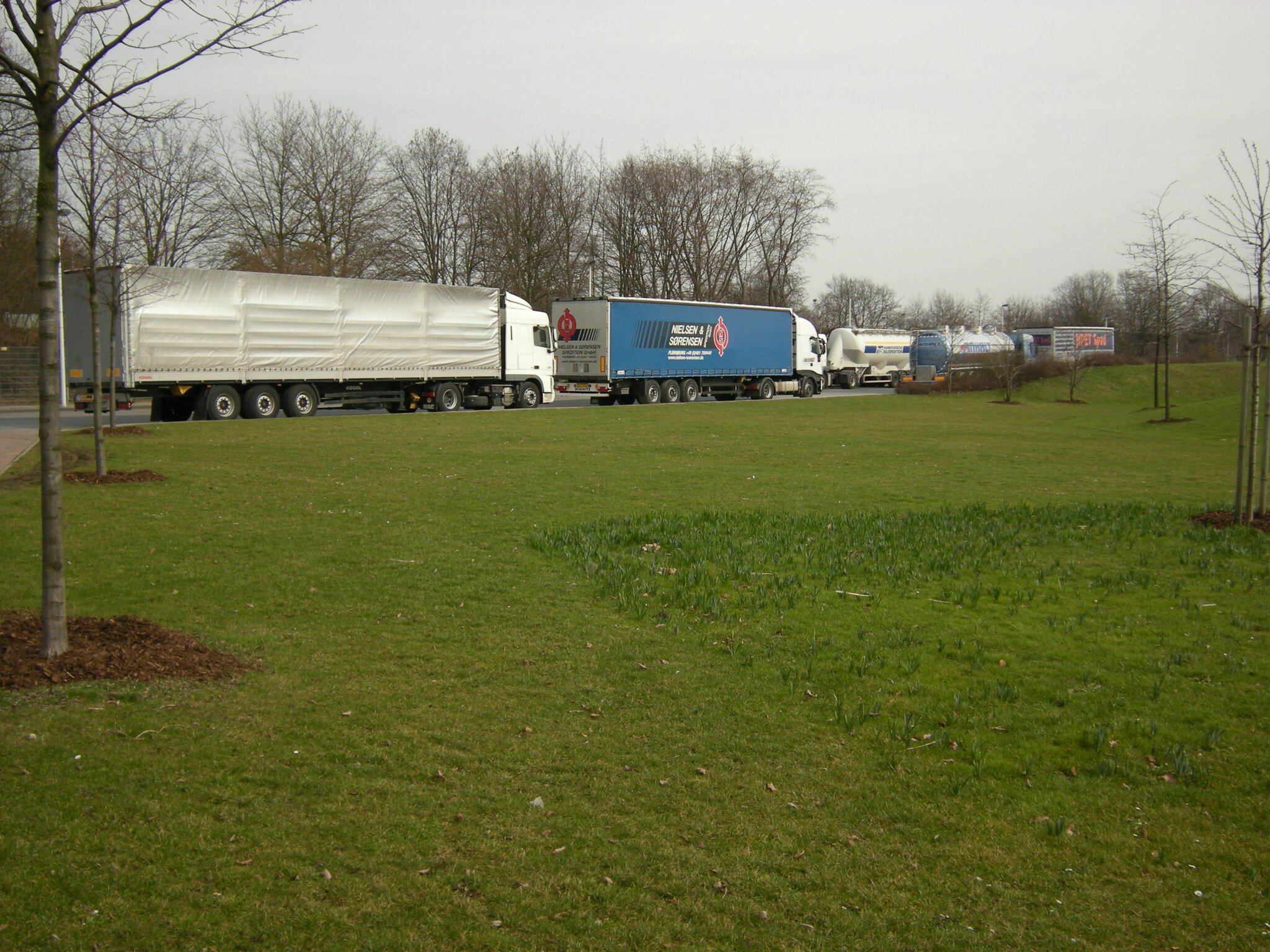 Wir als Mittelpunkt müßen In Lehrte die LKW, auch im