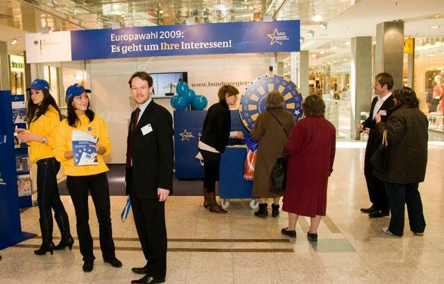 Wahlwerbung im OEZ, München