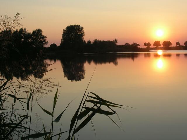 Nicht nur auf Capri gibt es schöne Sonnenuntergänge, sondern auch an Lehmanns Teich in Burgdorf.